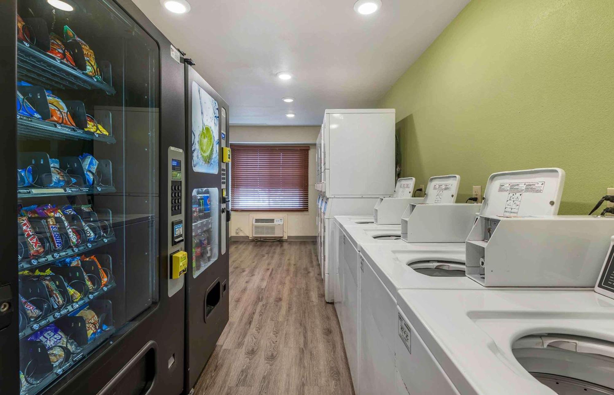 Extended Stay America Select Suites - Wichita - North Buitenkant foto