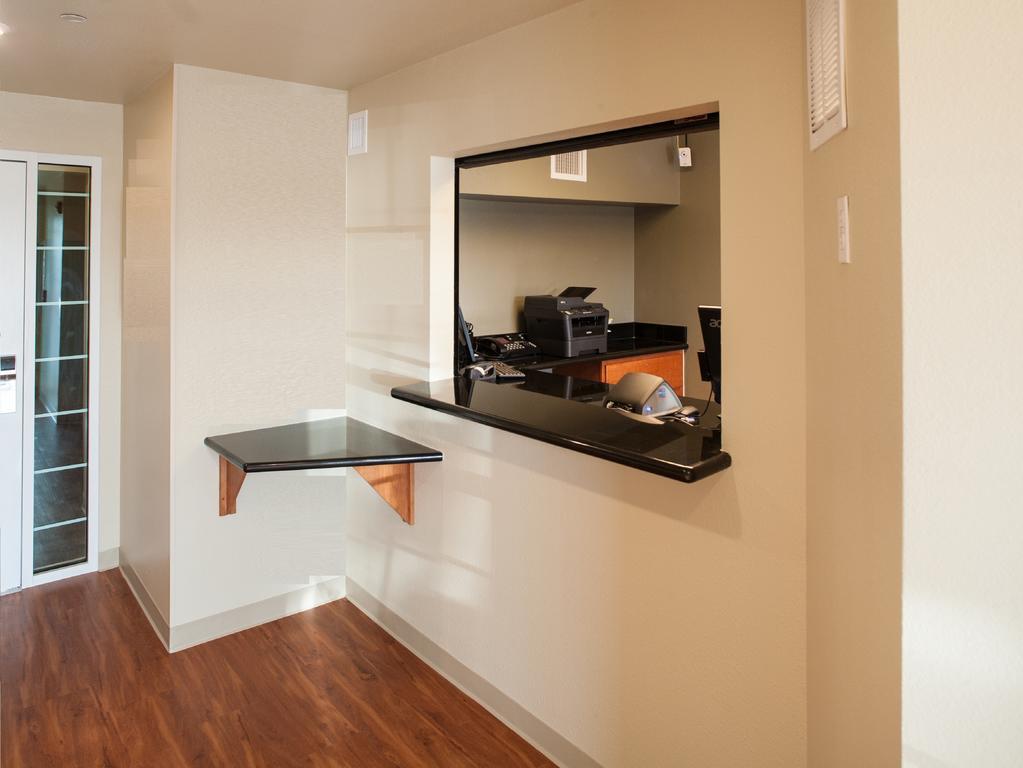Extended Stay America Select Suites - Wichita - North Buitenkant foto